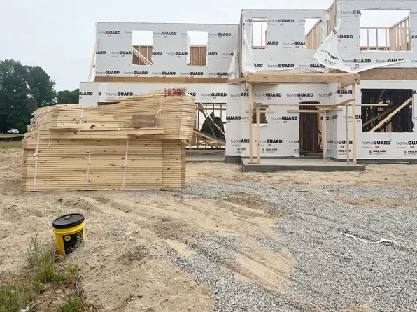 15 Scarlet Sage Dr, Fuquay Varina, NC 27526