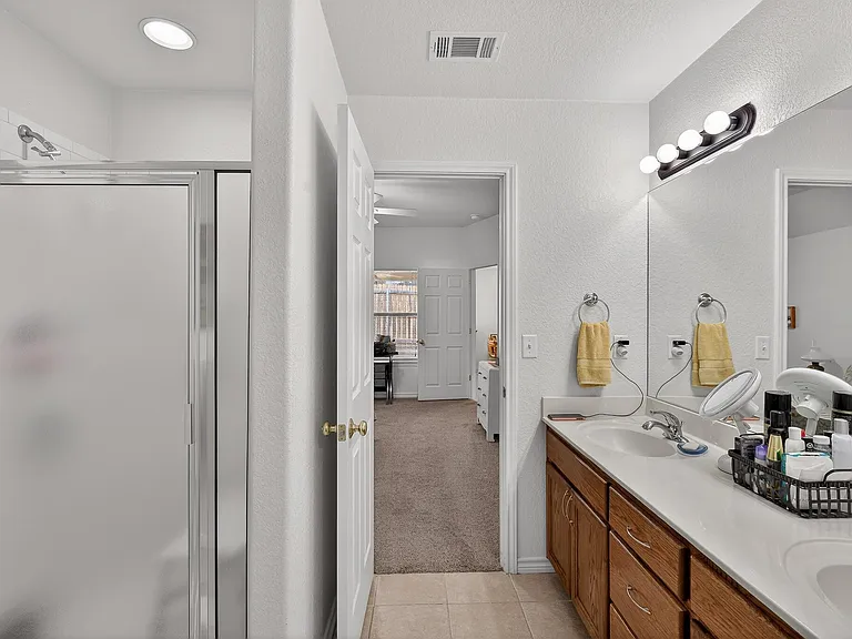268 Braeburn Cir #B — Photo 11