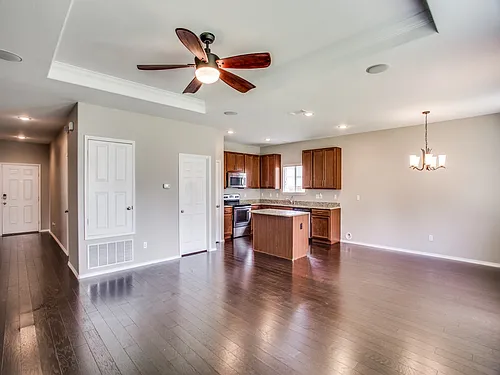 101 Tanglewood Dr Photo 1