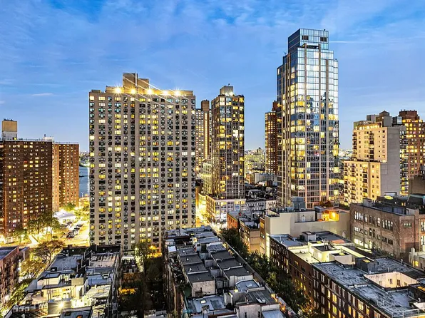 300 E 93rd St APT 30E, New York, NY 10128