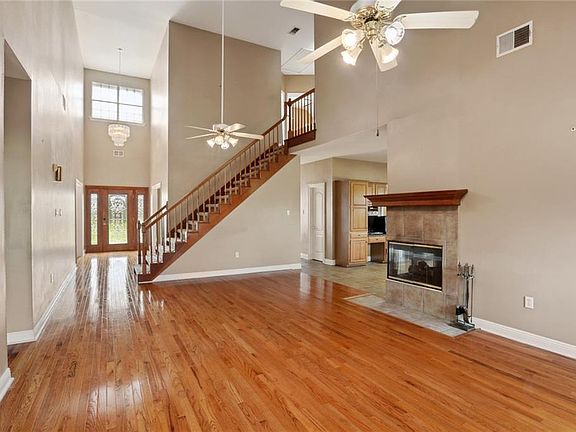 2nd image of 1025 Lake Frances Dr