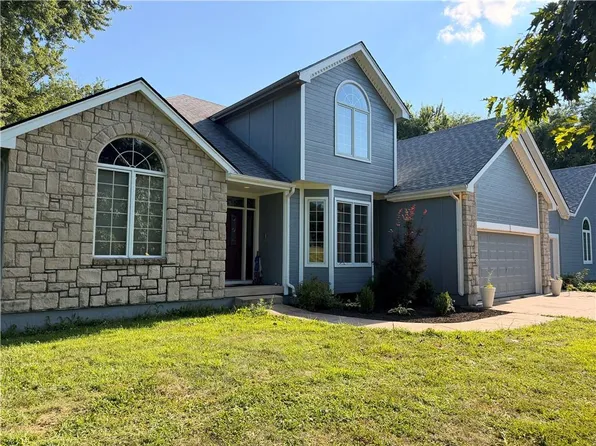 33403 E Nebgen Rd, Oak Grove, MO 64075