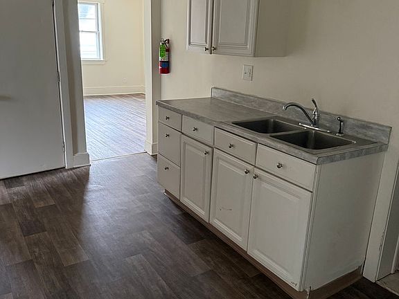 3rd image of 325 E Orange St #2