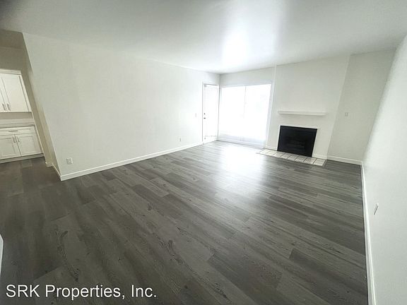 4th image of 3445 Mentone Ave #113