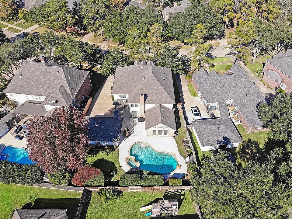1st image of 24727 Lakebriar Dr
