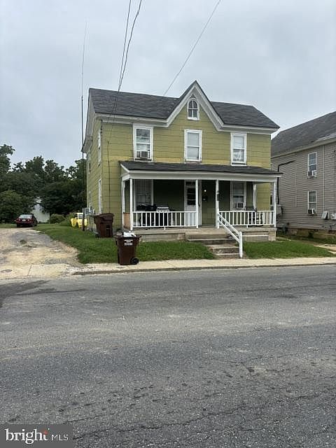 2nd image of 401 & 403 Cedar St
