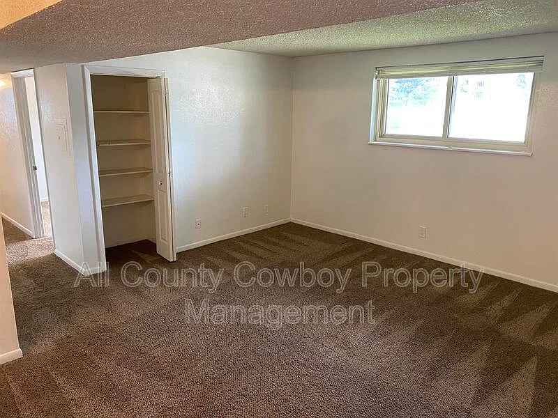 3 bed, 1.0 bath, $1,225 — Photo 4