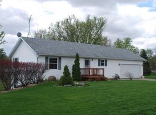 W5021 Oakland Dr, Rio, WI 53960