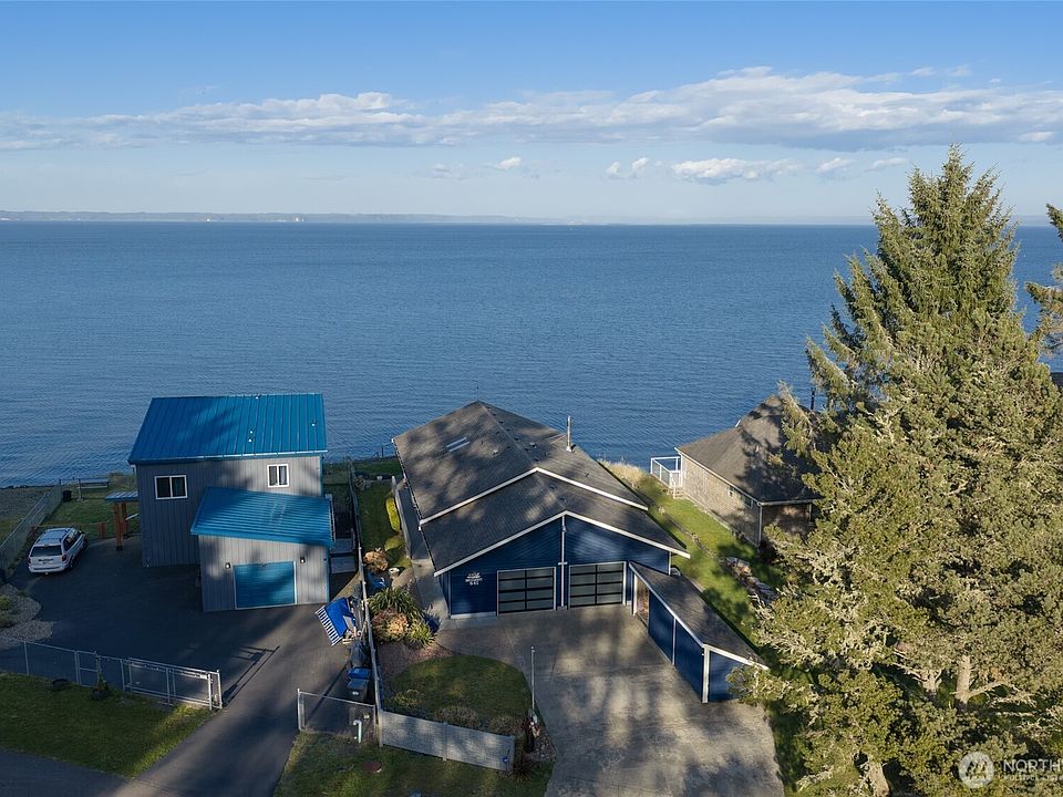 1st image of 841 Bay View Court SE