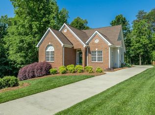 2705 Currieton Ct, Oak Ridge, NC 27310