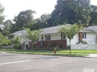 33 Shinnecock Ave, Massapequa, NY 11758