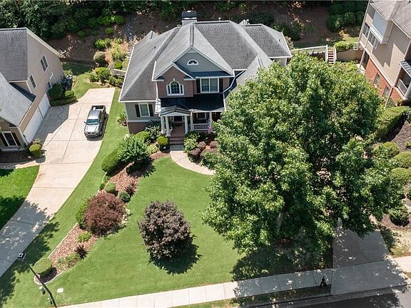 4th image of 445 Hillcrest View Dr