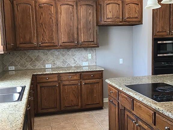 2nd image of 605 Caribou Way