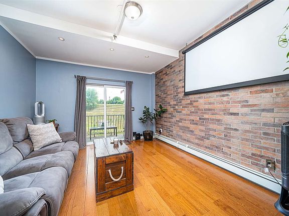 3rd image of 445 Pavonia Ave APT 6