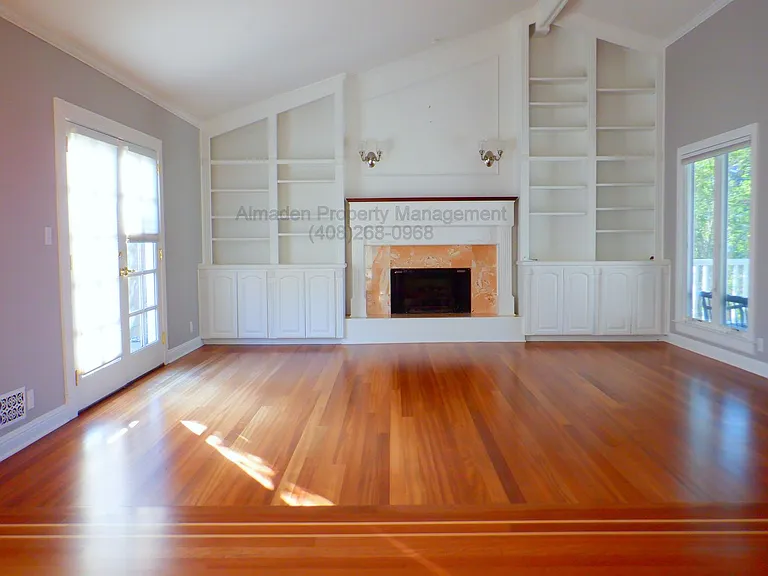 1186 Wilhelmina Way — Photo 2