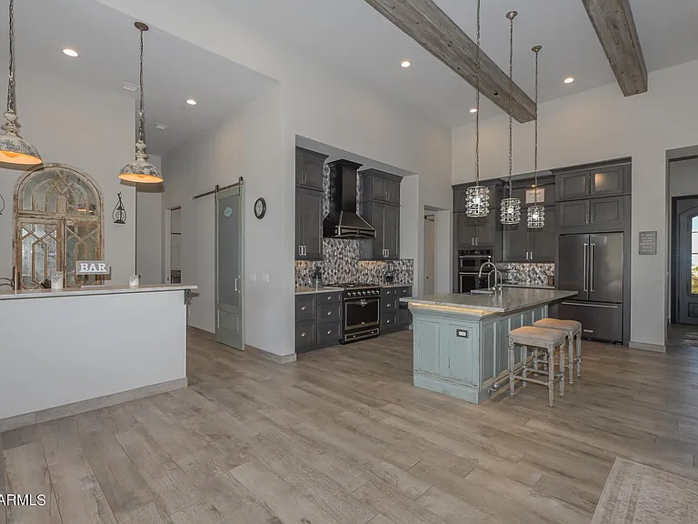 5861 E Cloud Rd — Photo 16
