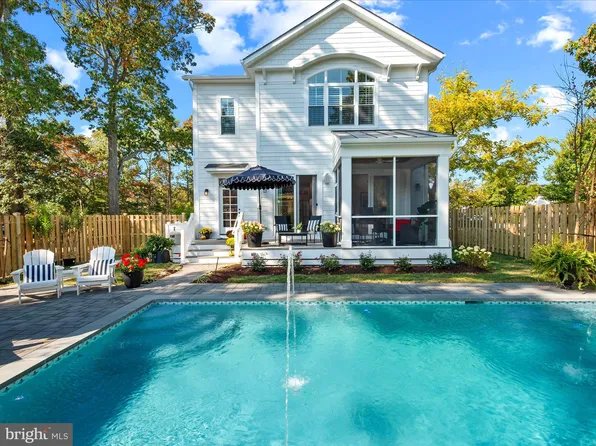 8 Canal St, Rehoboth Beach, DE 19971