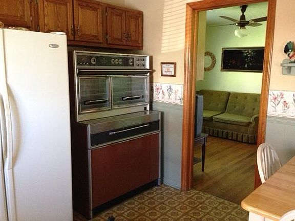 4th image of 3822 Green Valley Dr SW