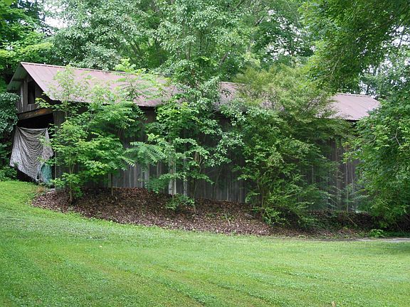 3rd image of 203 Holbrook Dr