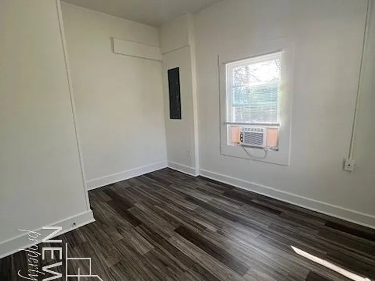 458 Arch St — Photo 12