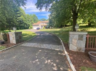 51 Strobel Rd, Trumbull, CT 06611