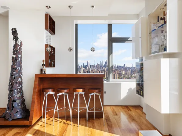 100 Jay Street image 7 of 23