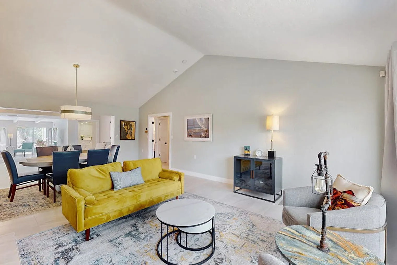 3 bed, 3.0 bath, 2088 sqft, $7,655 — Photo 4