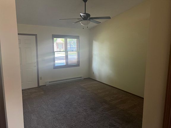 3rd image of 1565 Windridge Pl APT A