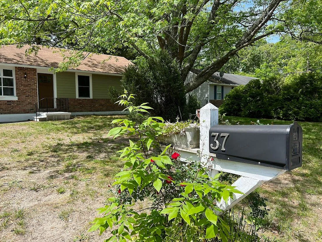 3 bed, 1100 sqft, $2,600 — Photo 1