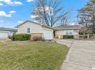 224 Stutely Ln, Springfield, IL 62704