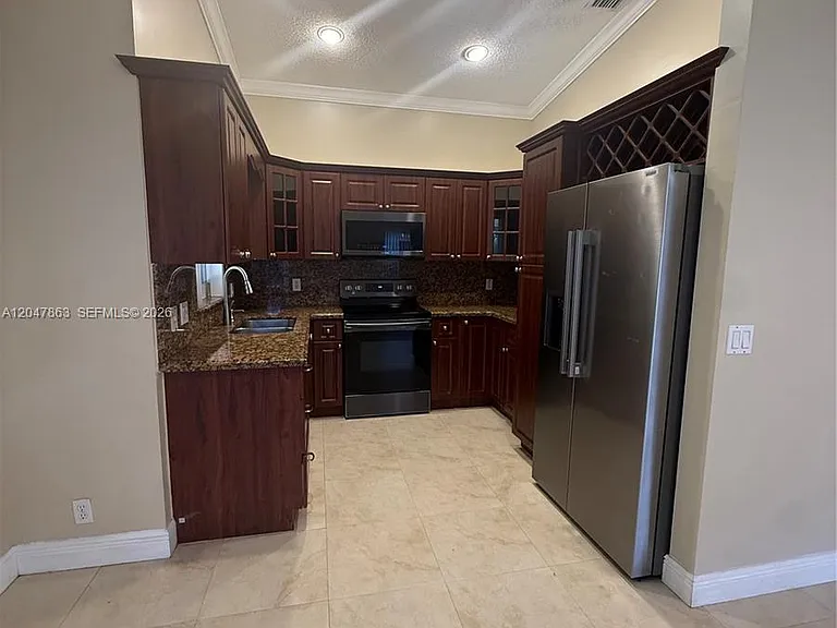 1713 NW 208th Ter — Photo 4