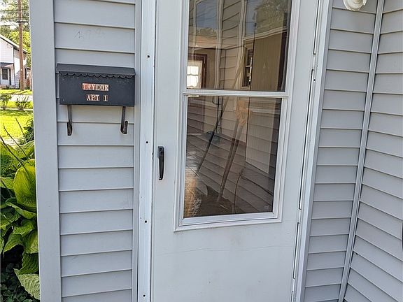5th image of 388 Main St