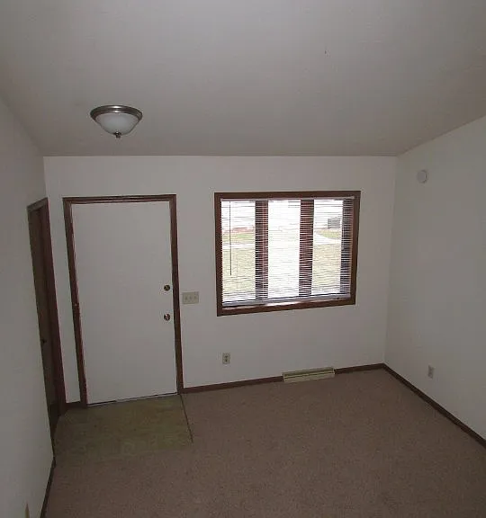 922 N Bird St — Photo 5