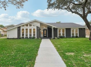 2805 S Surrey Dr, Carrollton, TX 75006