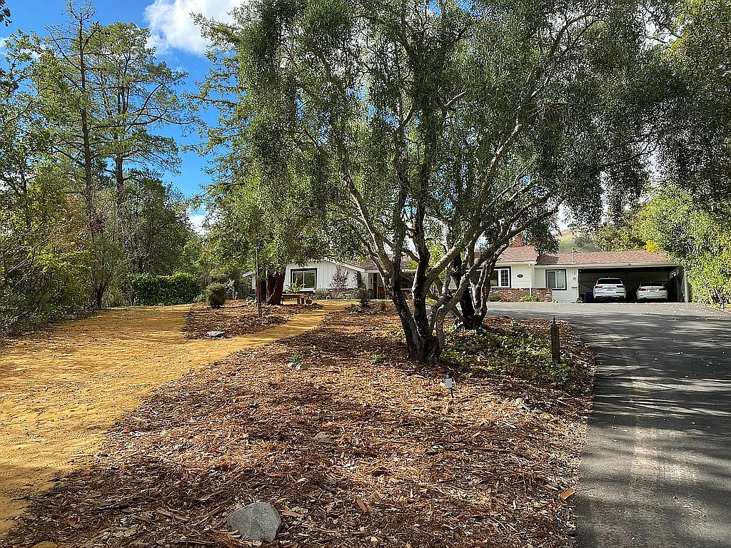 3185 Teigland Rd photo 1