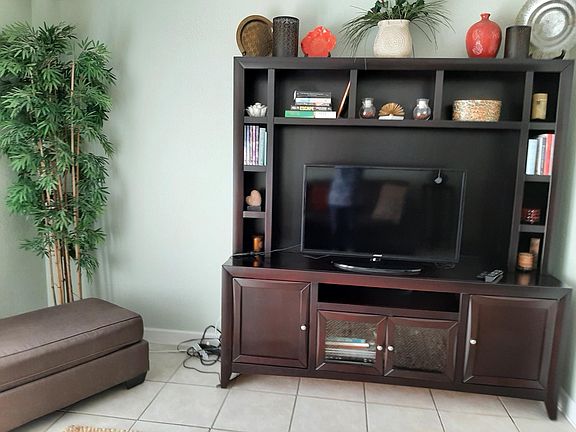 5th image of 437 N Oleander Ave APT 5