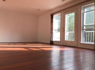 3895 Persimmon Cir, Fairfax, VA 22031