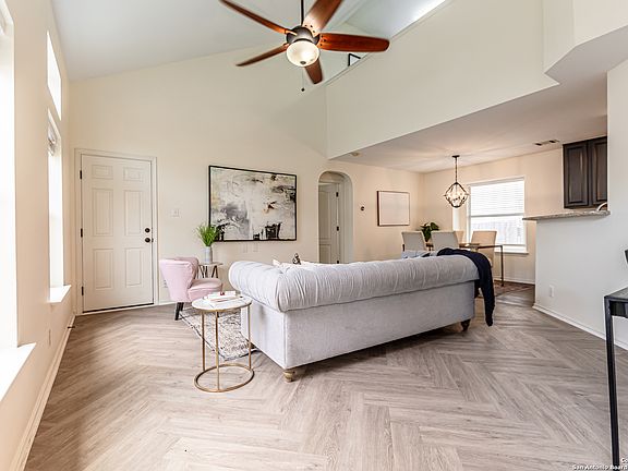 3rd image of 4012 Desert Circle