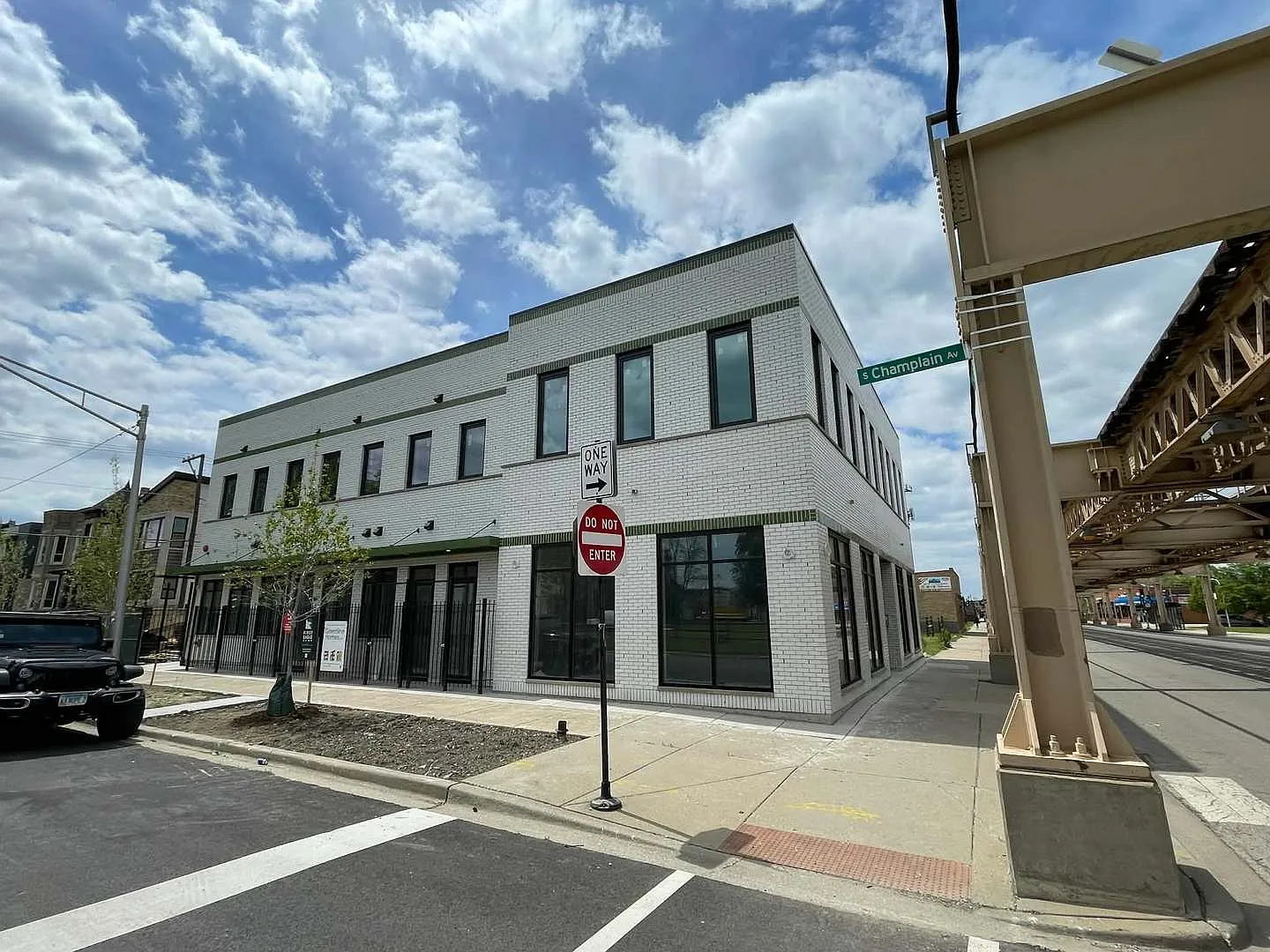 2 bed, 1068 sqft, $2,300 — Photo 4