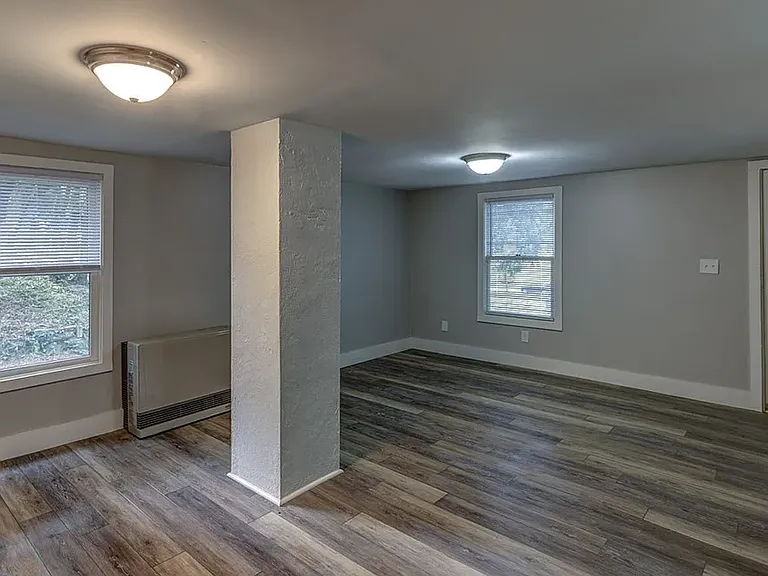 183 Hillside Dr — Photo 3