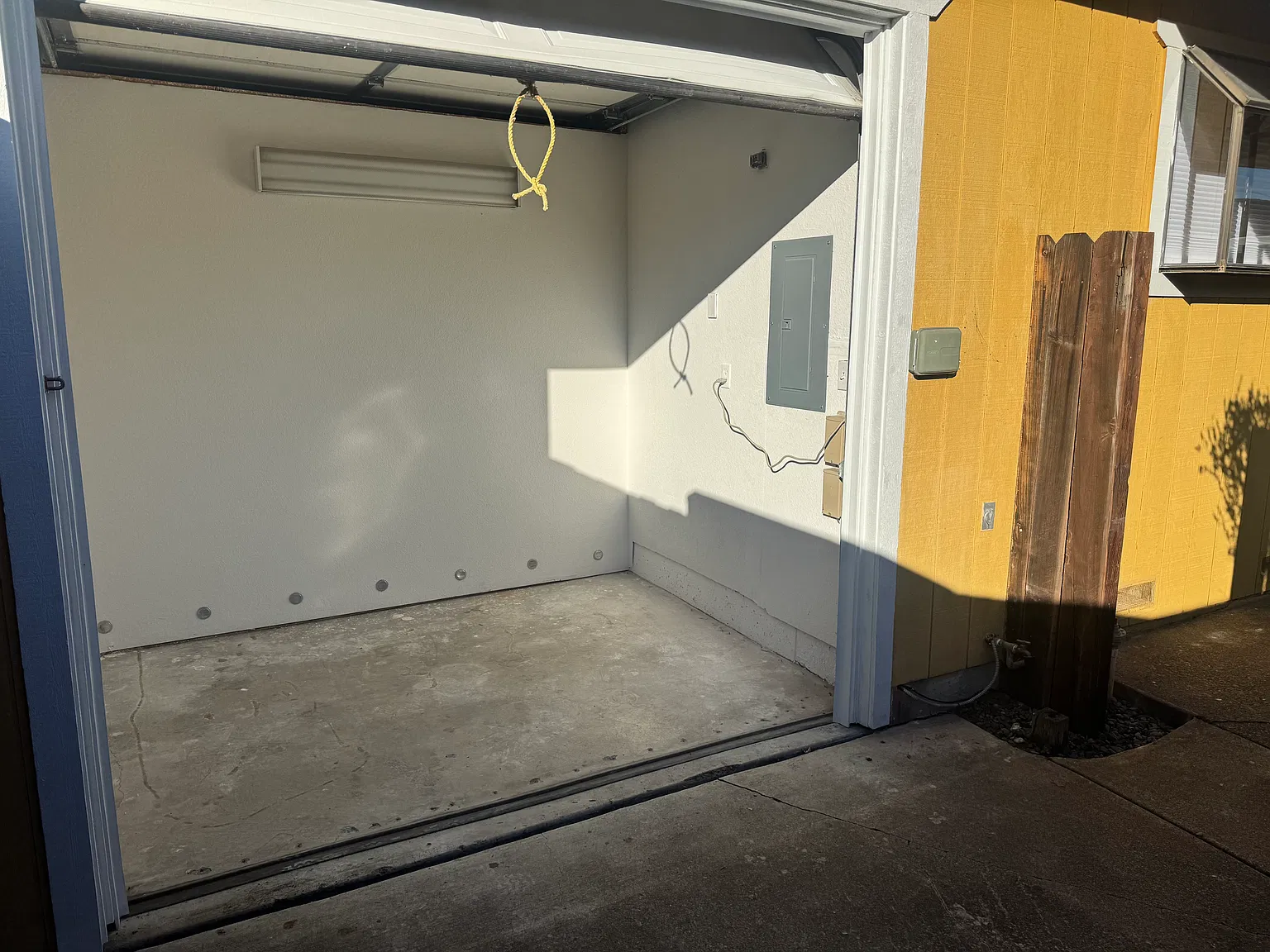 2 bed, 880 sqft, $2,700 — Photo 3