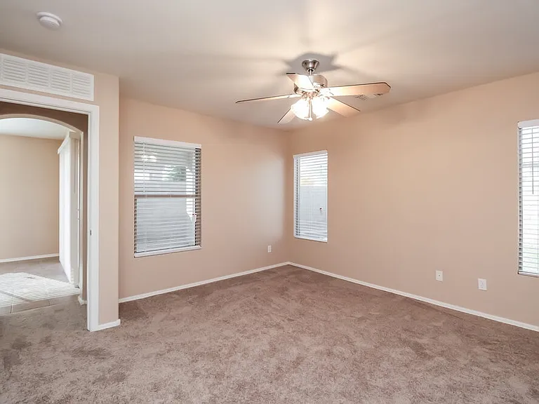 39670 N Kristy Ln — Photo 7