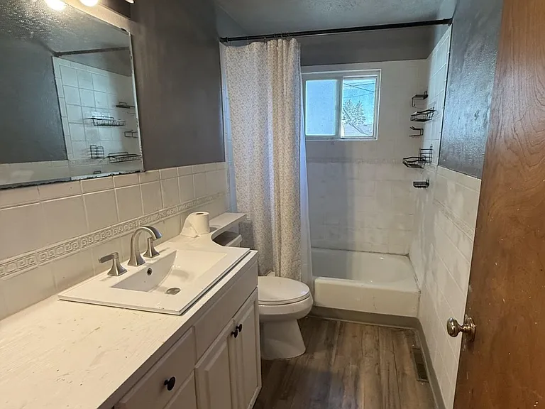 308 E Queen Ave — Photo 7