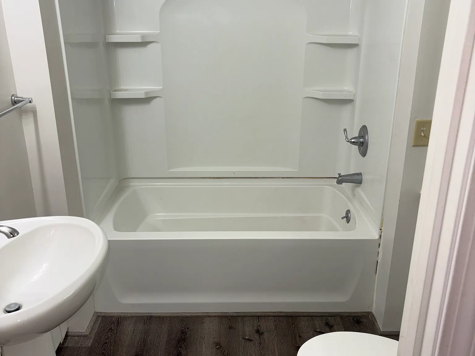 2 bed, 1200 sqft, $2,200 — Photo 2