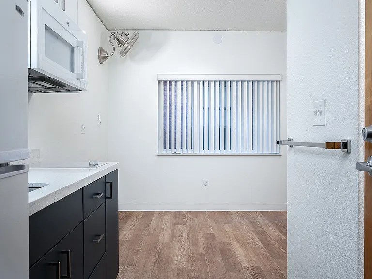 Alder House — Photo 22