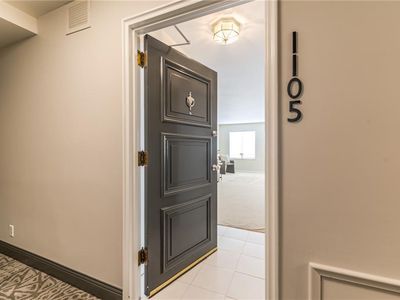 221 W 48th St APT 1105, Kansas City, MO, 64112