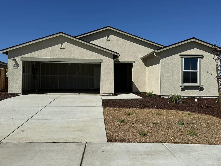 4549 Michelle Dr — Photo 3