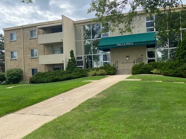 7000 Sandell Ave APT 10, Edina, MN 55435