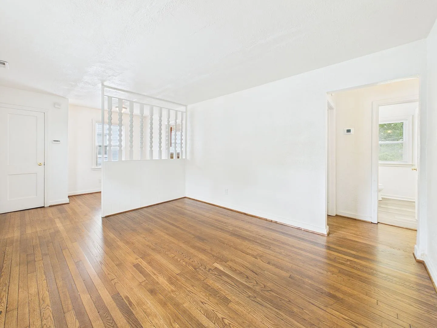 3 bed, 1.0 bath, 864 sqft, $1,695 — Photo 4