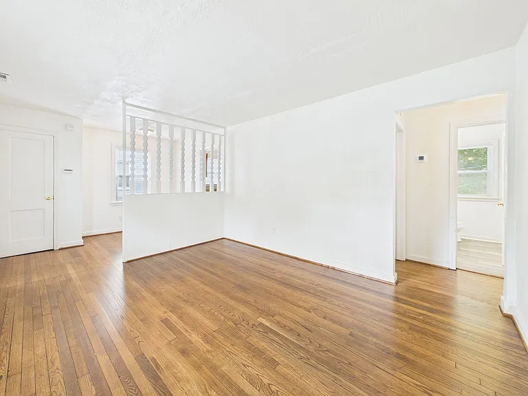 2603 Houston Ave — Photo 4